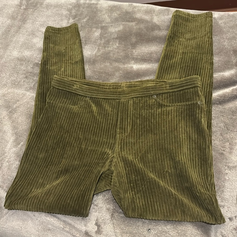 Olive green Hue stretchy leggings corduroy look size large